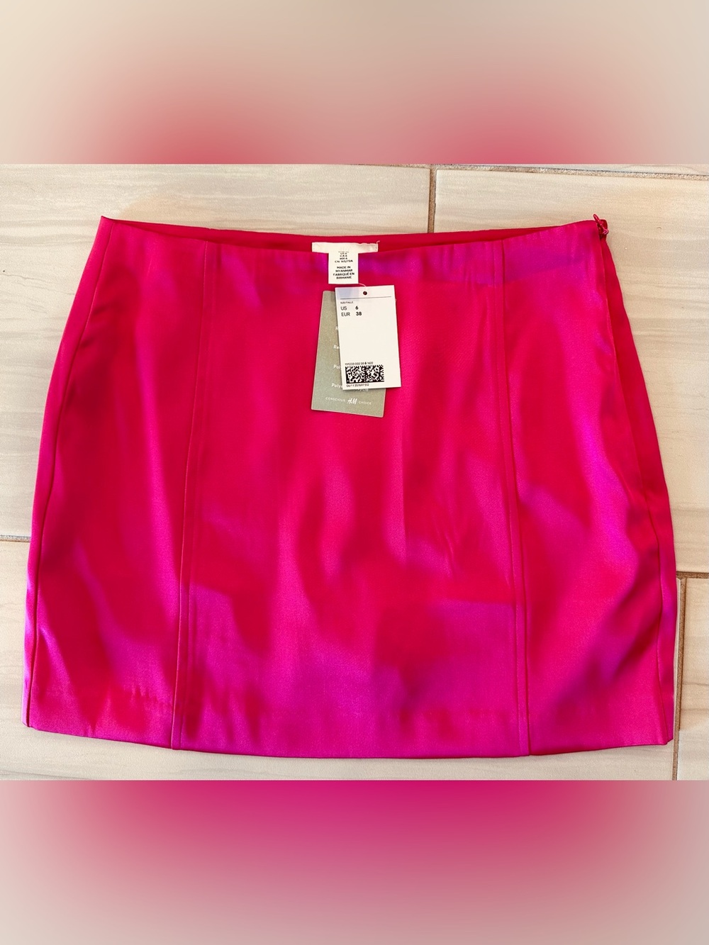 NWT H&M Bright Pink Women's Size 6 Mini Skort